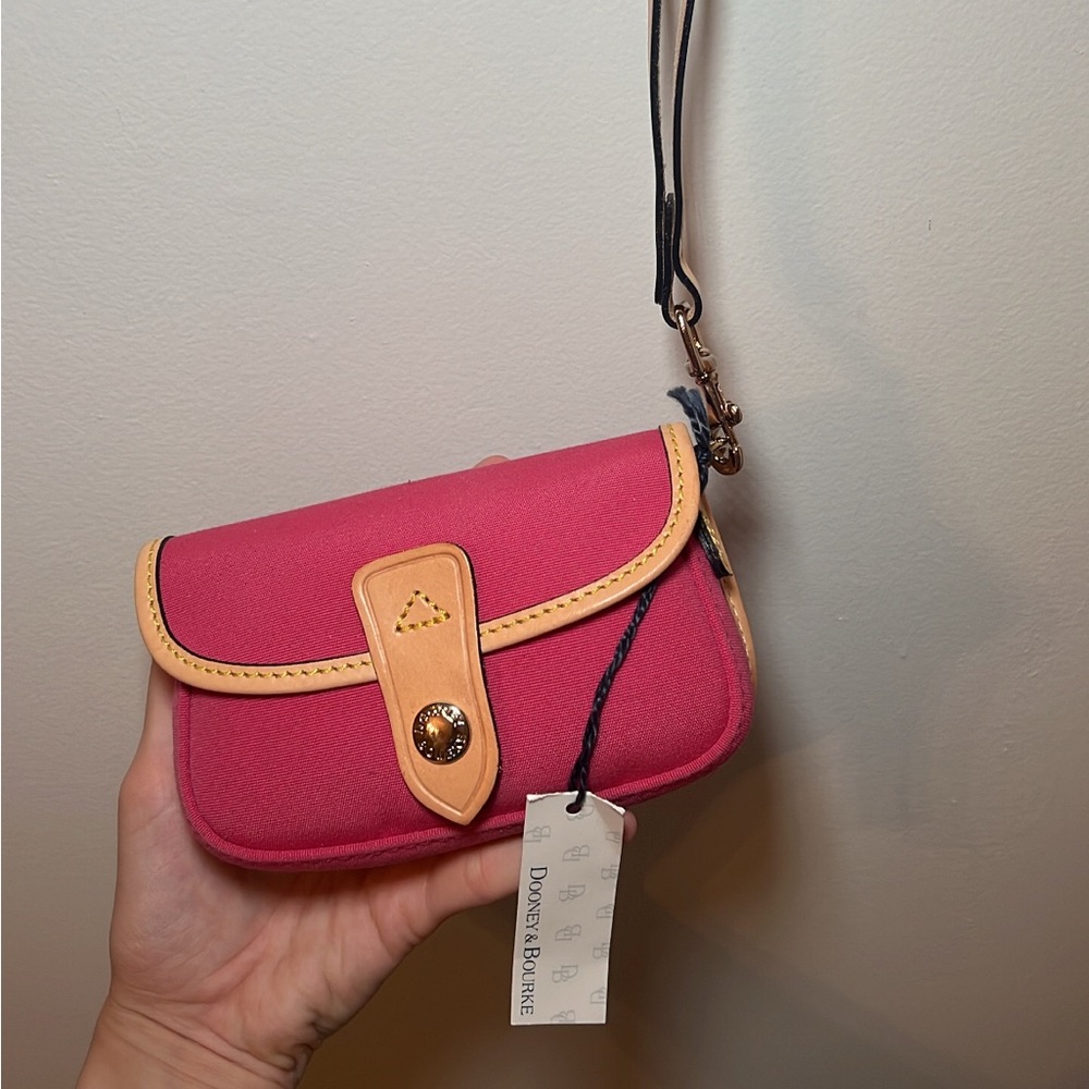 Dooney & Bourke Wristlet with removable strap to become clutch
